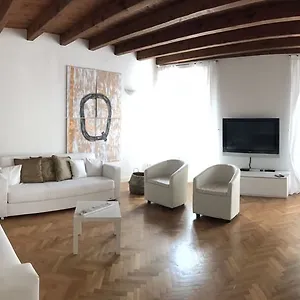Quarenghi16 2*, Bérgamo Italia