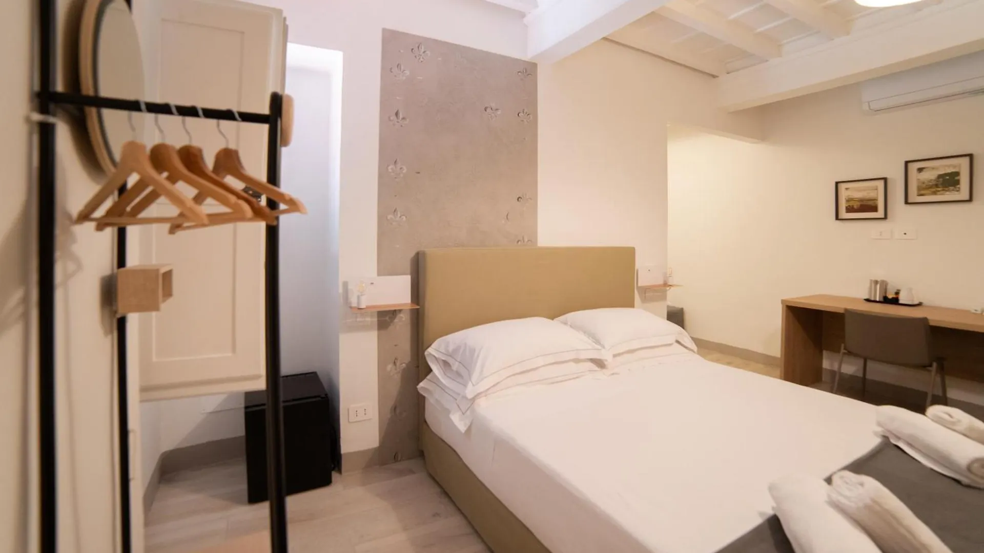 Maison d'hôtes Coco Places Rooms Santa Maria Novella, Centro Storico Florence